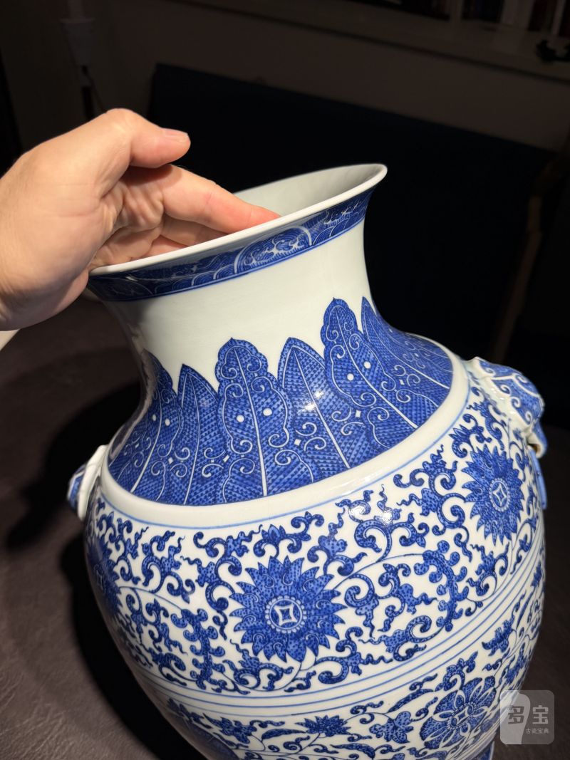 民国 青花缠枝莲纹象首铺首尊 - 图11